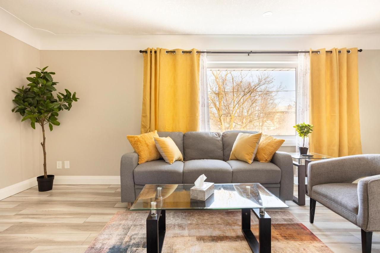 Entire 2 Bedroom Apartment Downtown - U3 Waterloo Eksteriør bilde